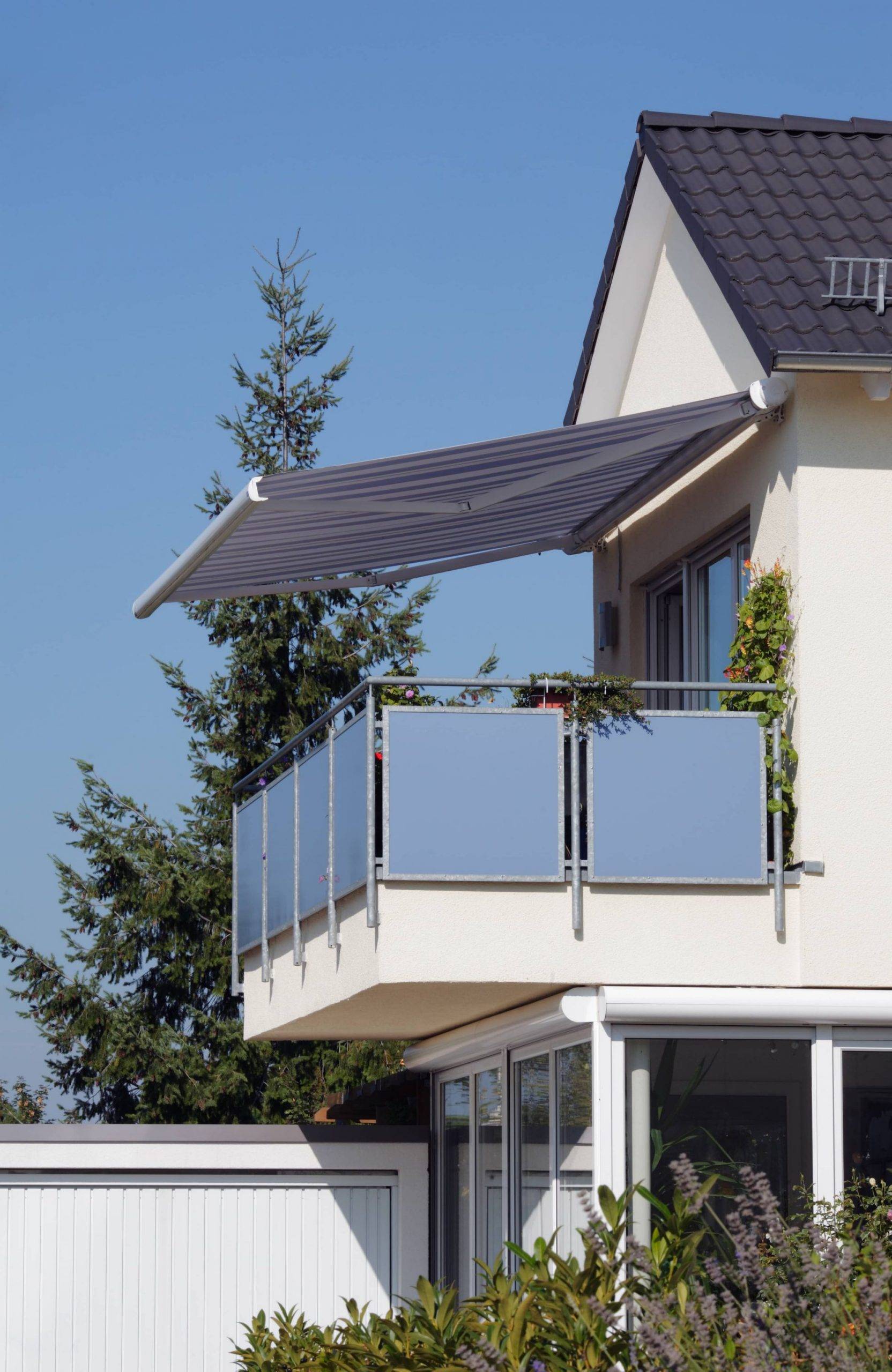 Auvent de balcon: un toit sur mesure qui s'adapte à votre espace